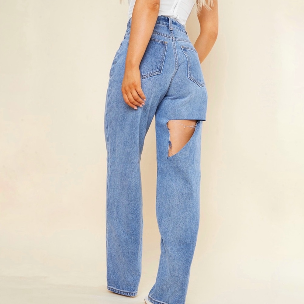 Pretty Little Thing Mid Blue Wash Extreme Bum Split Baggy Boyfriend Jeans